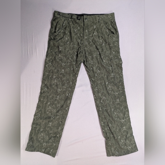 Prana Stretch Zion Cargo Pants Mens 36x32 Green Camo Cargo Hiking Roll Up Leg - Picture 1 of 9